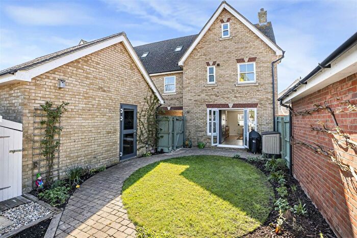 3 Bedroom Town House For Sale In Days Meadow, Oakington, CB24