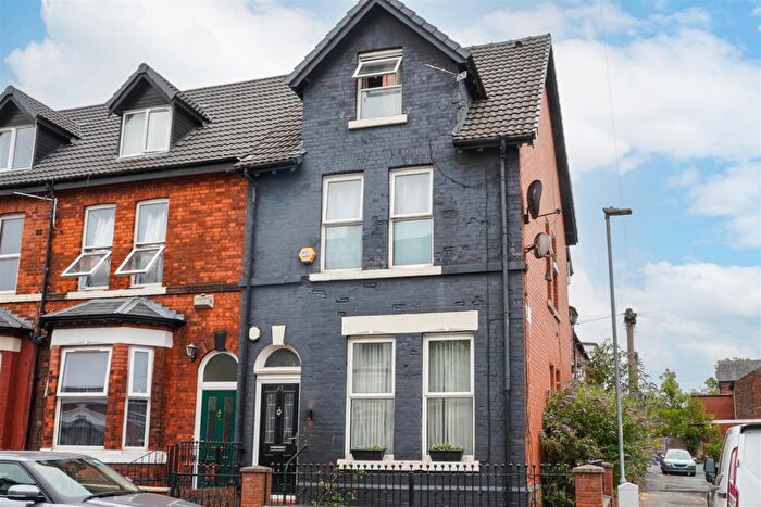 5 Bedroom End Of Terrace House For Sale In Longford Place, Victoria Park, M14