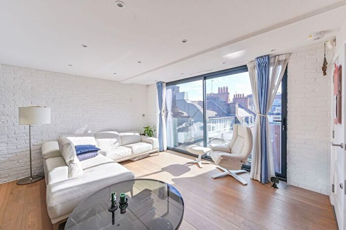 3 Bedroom Flat For Sale In Richmond Buildings, Soho, London, W1D