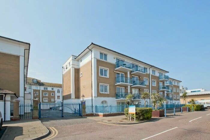 2 Bedroom Flat To Rent In The Strand, BN2