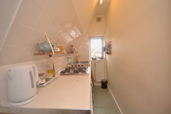 1 Bedroom Studio To Rent In Grange Avenue, Earley, Reading, RG6