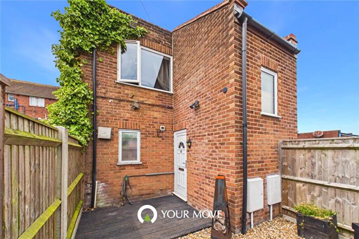 1 Bedroom Flat To Rent In Magdalen Way, Gorleston, Great Yarmouth, Norfolk, NR31