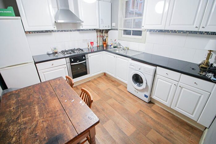 1 Bedroom Flat To Rent In Glading Terrace, Stoke Newington, N16