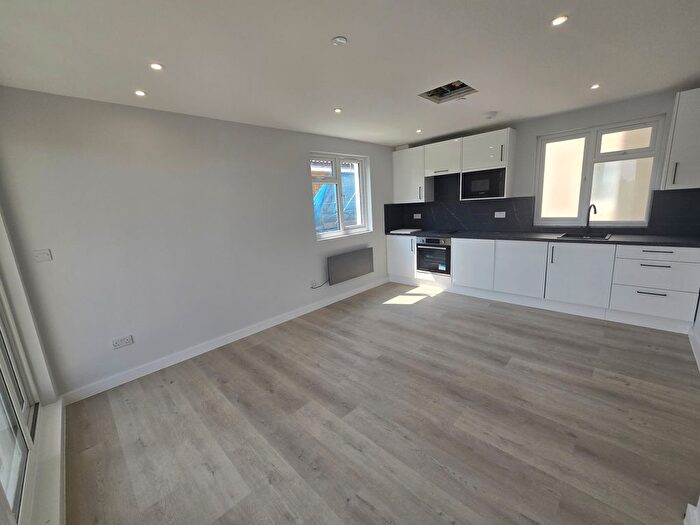 1 Bedroom Flat To Rent In London Road, Mitcham, CR4