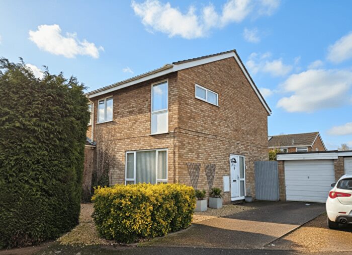 3 Bedroom End Of Terrace House For Sale In Laburnum Road, Sandy, SG19