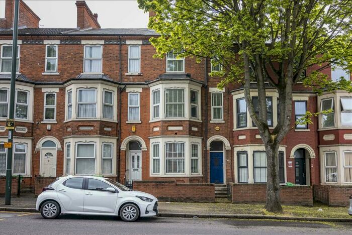 6 Bedroom Detached House To Rent In Alfreton Road, Nottingham, NG7