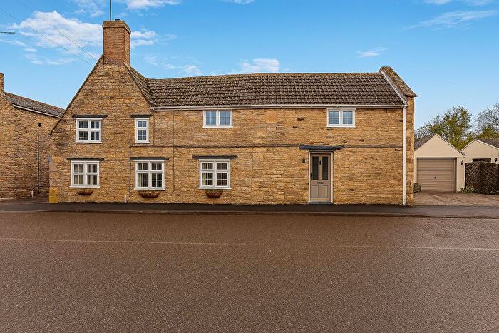 3 Bedroom Character Property For Sale In Bridge Street, Deeping St. James, Peterborough, PE6