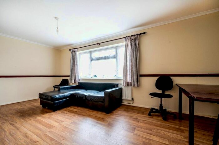 3 Bedroom Semi-Detached House To Rent In Rickyard, Park Barn, Guildford, GU2