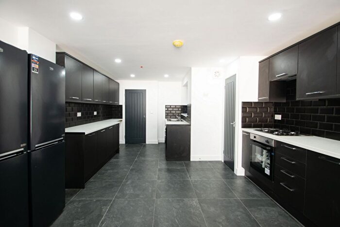 7 Bedroom Terraced House To Rent In Richards Street, Cathays, CF24