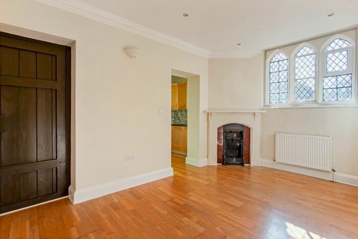 1 Bedroom Flat To Rent In Hatch Lane Windsor, SL4