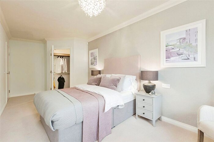 1 Bedroom Flat For Sale In Birchwood Park Avenue, Swanley, Kent, BR8