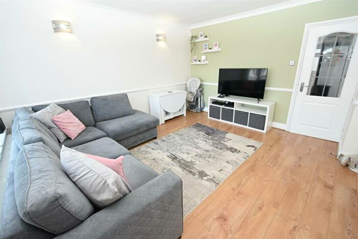 2 Bedroom Detached Bungalow For Sale In Labworth Road, Canvey Island, SS8