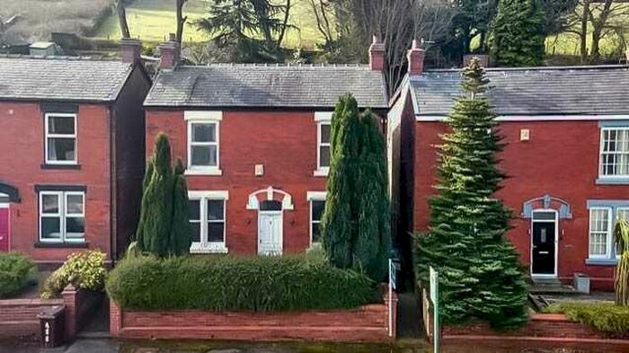 4 Bedroom Detached House For Sale In Mottram Old Road, Gee Cross, Greater Manchester, SK14