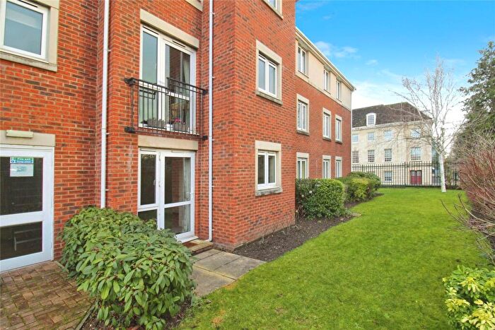 1 Bedroom Apartment For Sale In Regal Court, Trowbridge, BA14