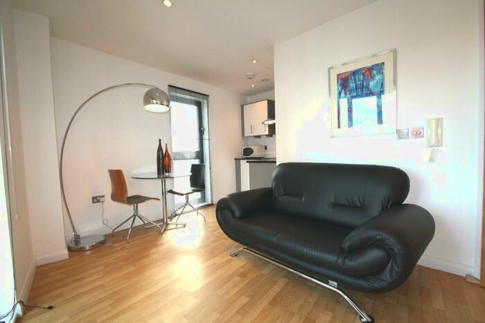 1 Bedroom Flat To Rent In Waterloo Street, Leeds, West Yorkshire, LS10