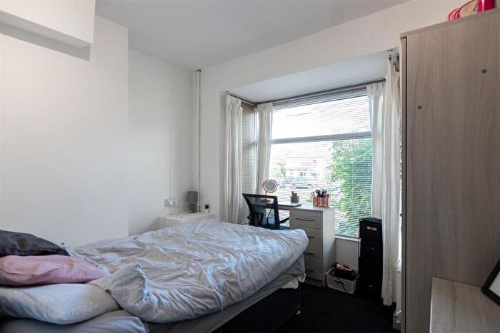 5 Bedroom House To Rent In Harborne Lane, Selly Oak, Birmingham, West Midlands, B29