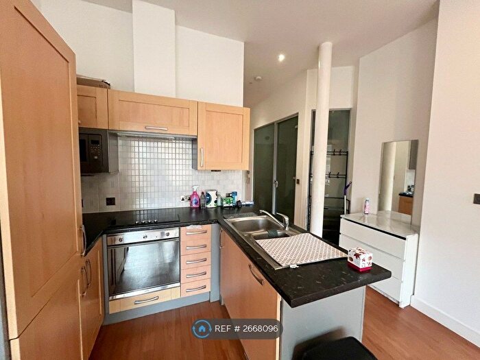 2 Bedroom Flat To Rent In Castle Exchange, Nottingham, NG1