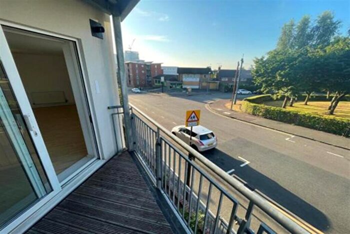 2 Bedroom Flat To Rent In Bedroom Property In Great Colmore Street, Birmingham, B15