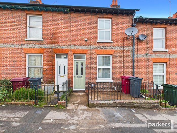 3 Bedroom Terraced House To Rent In West Hill, Reading, Berkshire, RG1