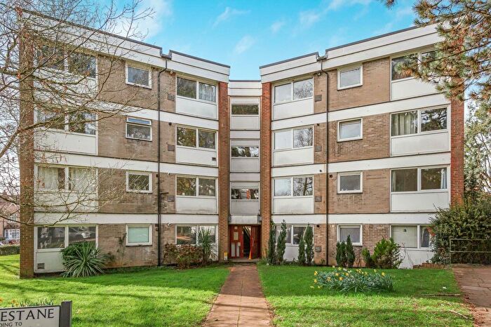 2 Bedroom Flat For Sale In Lemsford Road, St Albans, AL1