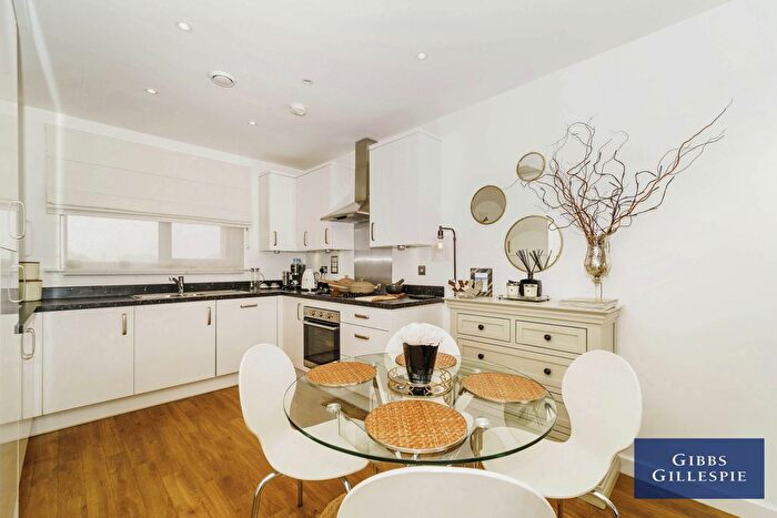1 Bedroom Flat To Rent In Myers Court, Reynard Way, Brentford, TW8