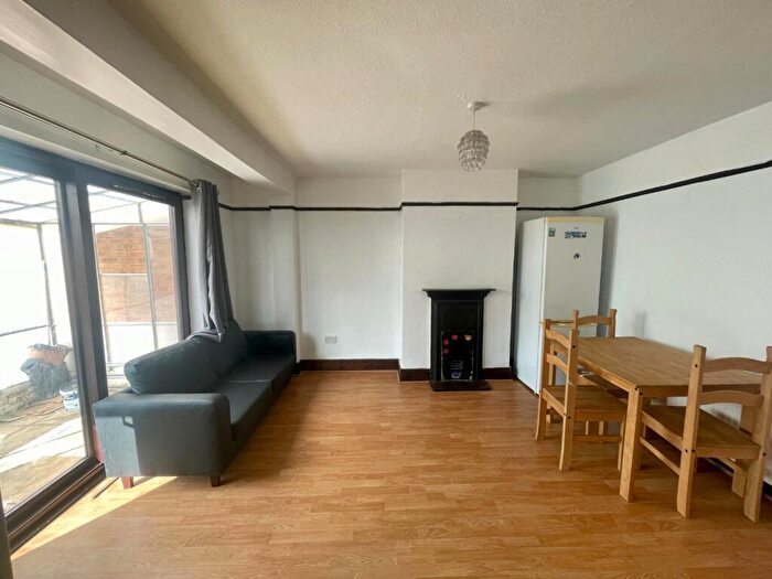 4 Bedroom Semi-Detached House To Rent In Carlyon Avenue, Harrow, Greater London, HA2