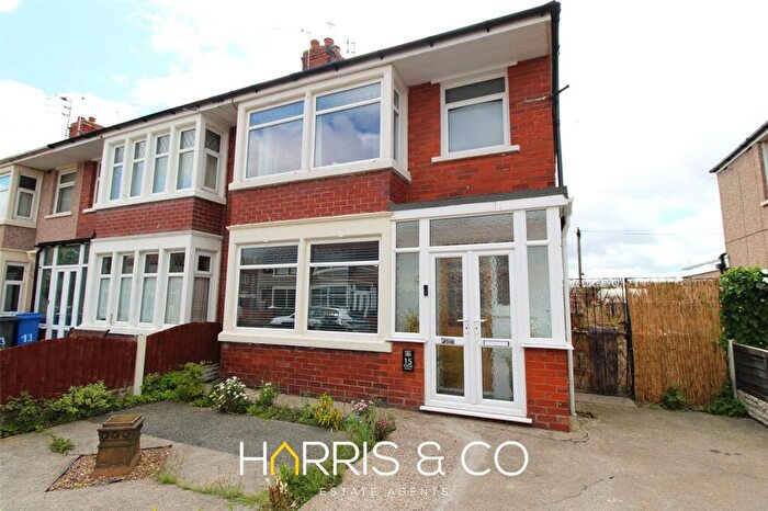 3 Bedroom End Of Terrace House For Sale In Whinfield Avenue, Fleetwood, Lancashire, FY7