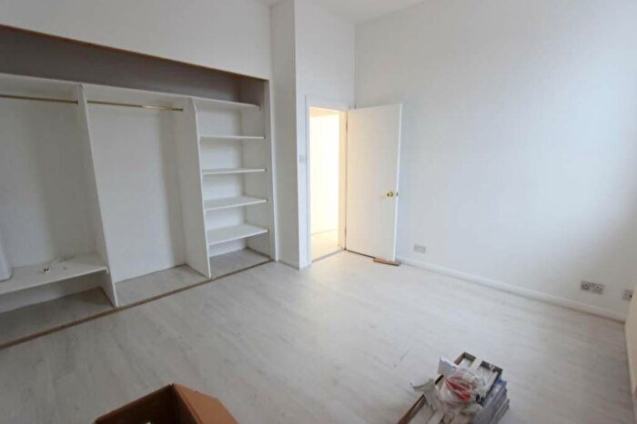 2 Bedroom Apartment To Rent In Cockfosters Road, Barnet, EN4