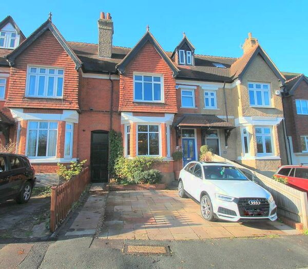 4 Bedroom House To Rent In Bedroom Terraced House In Coulsdon, CR5