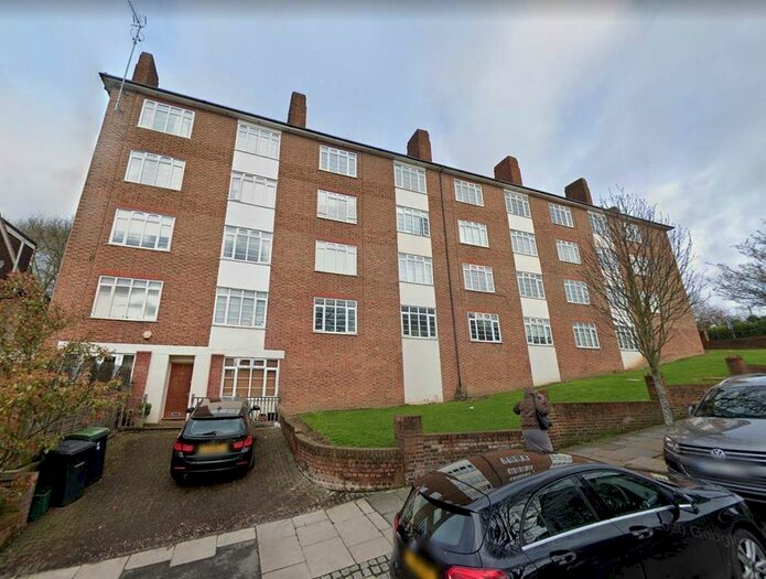 2 Bedroom Flat To Rent In Risborough Close, Muswell Hill, N10