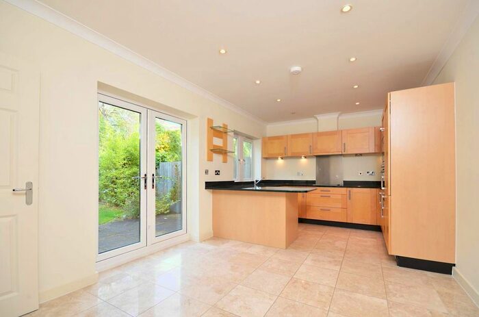 3 Bedroom End Of Terrace House To Rent In Surrey, Chobham, GU24