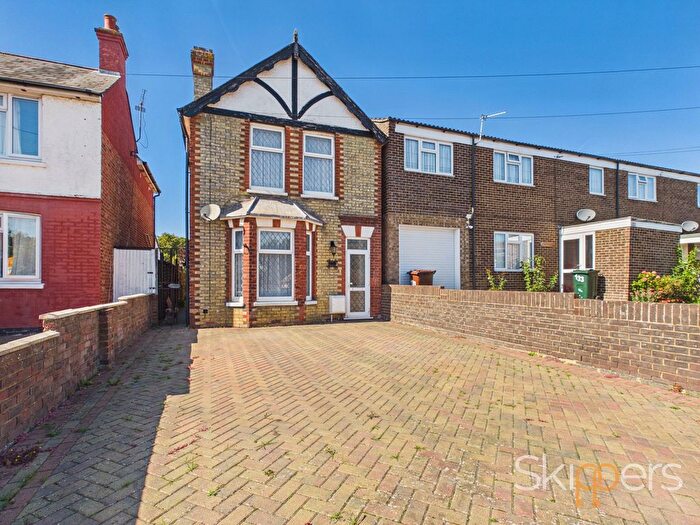 3 Bedroom Detached House For Sale In Kingsnorth Road, Ashford, TN23