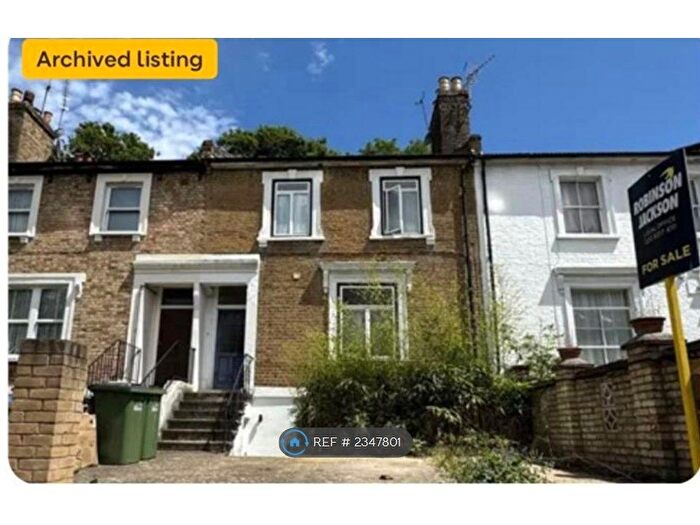 2 Bedroom Maisonette To Rent In Brookhill Road, London, SE18