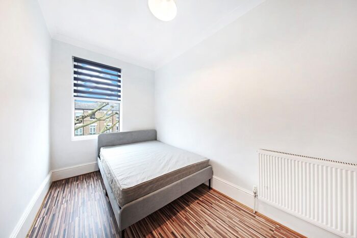 2 Bedroom Flat To Rent In Blythe Road, London, W6