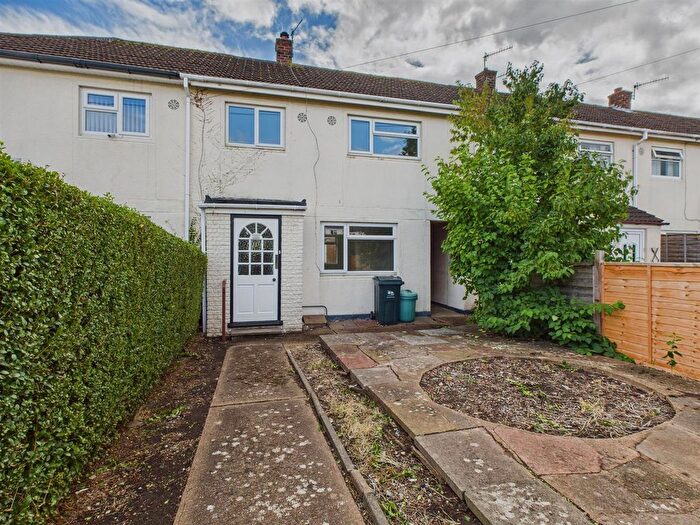 3 Bedroom Terraced House For Sale In Oak Crescent, Malvern, WR14
