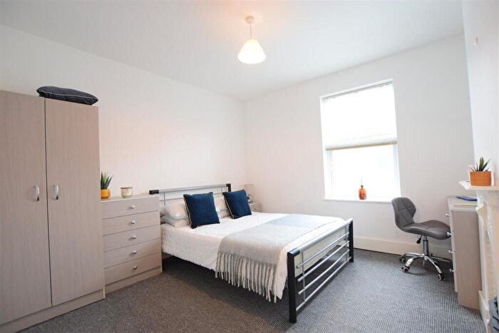 2 Bedroom Terraced House To Rent In Trollope Street - Student House - /, LN5