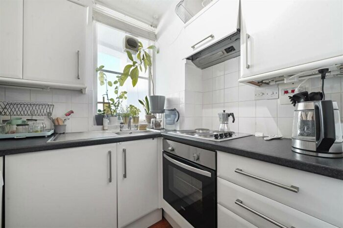 2 Bedroom Apartment To Rent In Heath Street, Hampstead, London, NW3