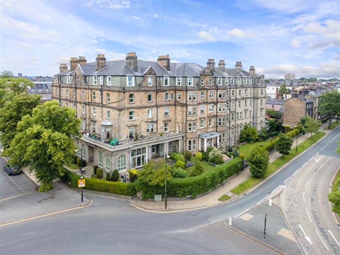 2 Bedroom Apartment For Sale In York Place, Harrogate, HG1