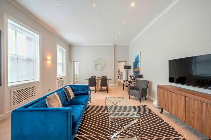 3 Bedroom Flat To Rent In Portland Place, London, W1B