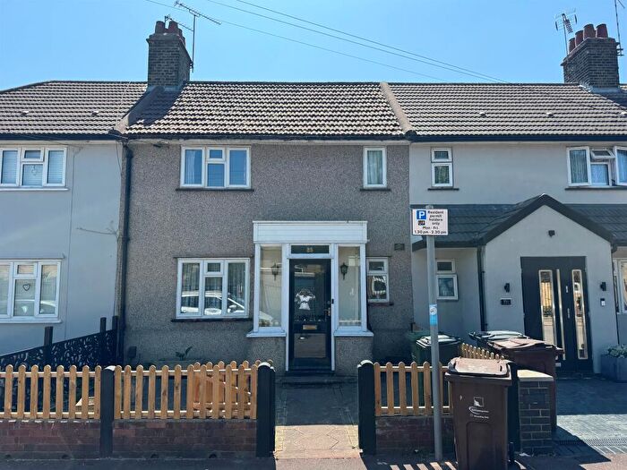 2 Bedroom Terraced House For Sale In Dawson Avenue, Barking, IG11