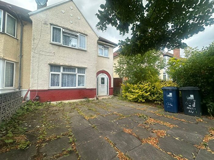 3 Bedroom End Of Terrace House To Rent In Ennismore Avenue, Greenford, UB6