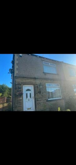 2 Bedroom Semi-Detached House To Rent In Fenby Avenue, Bradford, West Yorkshire, BD4