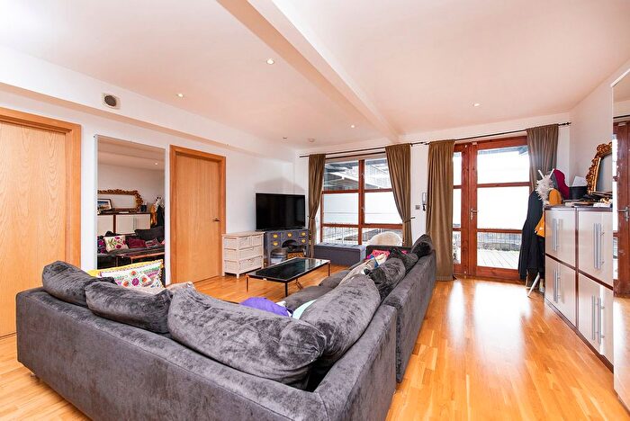 2 Bedroom Flat To Rent In Banister Road, Kensal Rise, W10
