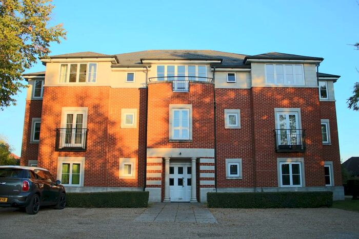 2 Bedroom Ground Flat To Rent In Holyport Road Holyport Maidenhead, SL6