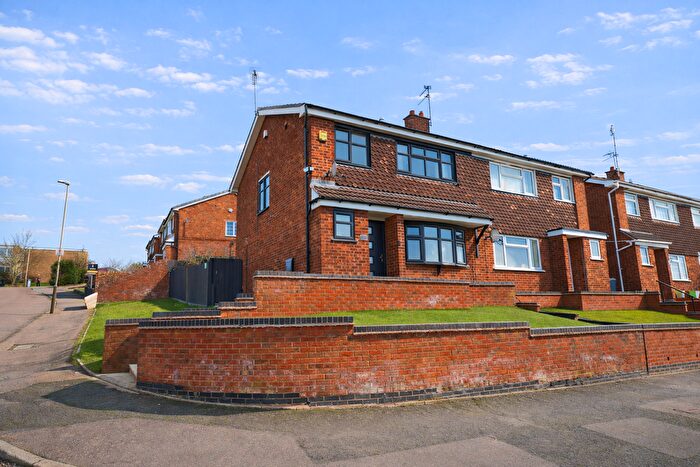 3 Bedroom Semi Detached House For Sale In Park Rise, Leicester, Leicestershire, LE3