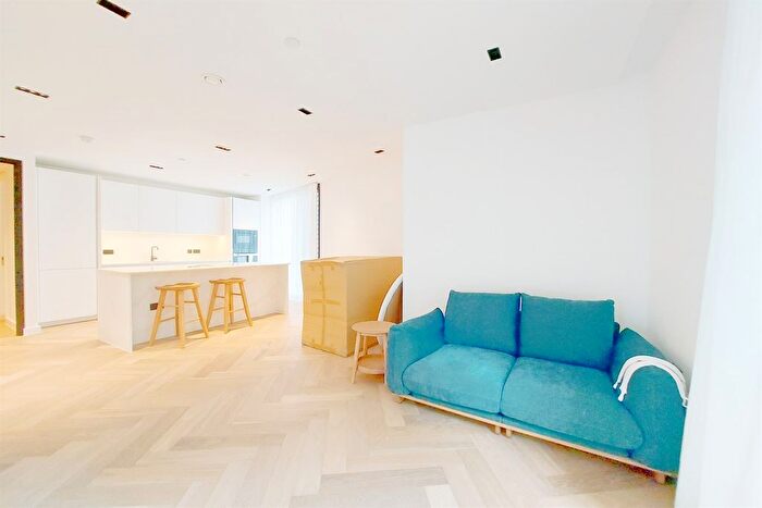 2 Bedroom Flat To Rent In Cluny Mews, Earls Court, SW5