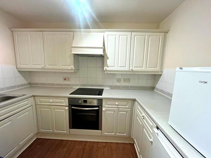 2 Bedroom Apartment To Rent In Tall Trees, Mersey Road, Didsbury, M20