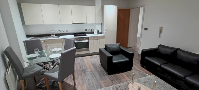 2 Bedroom Flat To Rent In Princes Parade, Liverpool, L3