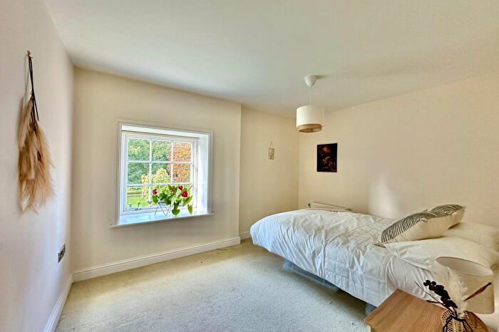 2 Bedroom Apartment For Sale In The Stables, Raywell, Cottingham, HU16