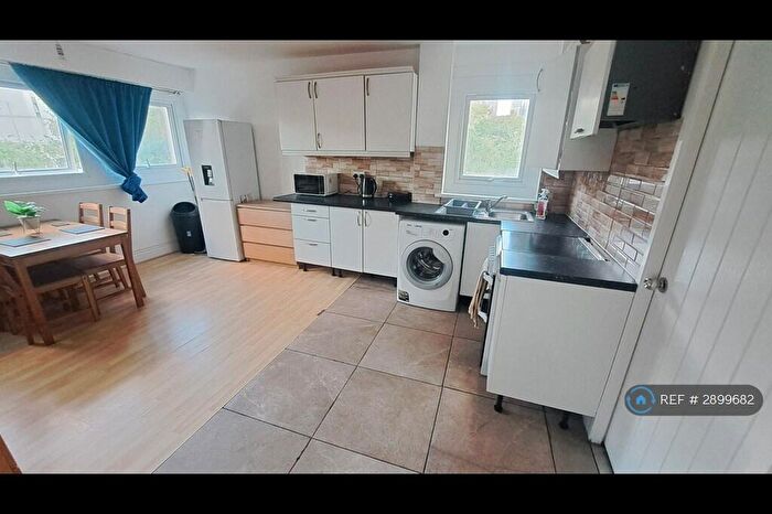 3 Bedroom Flat To Rent In Norton Tower, Birmingham, B1